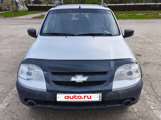 2018 Chevrolet Niva I Рестайлинг, серебристый, 570000 рублей, вид 2