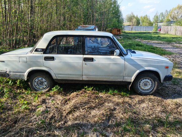 1997 Lada (ВАЗ) 2107, белый, 82000 рублей - вид 1