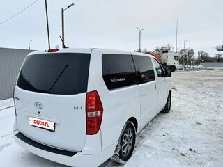 2016 Hyundai H-1 II Рестайлинг, белый, 2200000 рублей, вид 4