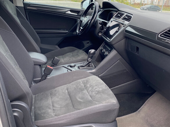 2019 Volkswagen Tiguan II, серебристый, 3100000 рублей - вид 16
