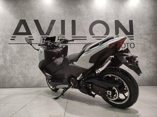 2025 Yamaha TMAX, серебристый, 1700000 рублей, вид 5