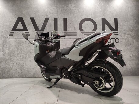 2025 Yamaha TMAX, серебристый, 1700000 рублей, вид 5
