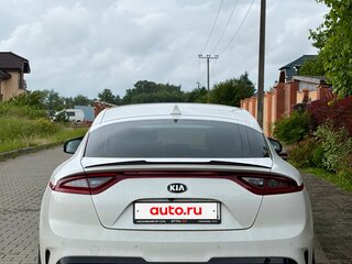 2019 Kia Stinger I, белый, 2890000 рублей, вид 3