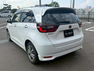 2022 Honda Fit IV, белый, 1090000 рублей, вид 4