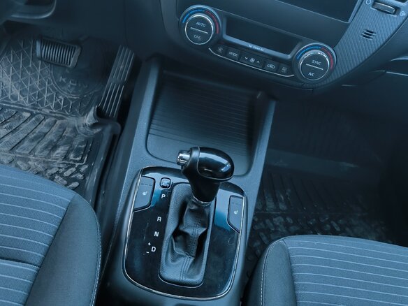 2017 Kia Cerato III Рестайлинг (Classic), чёрный, 800000 рублей - вид 10