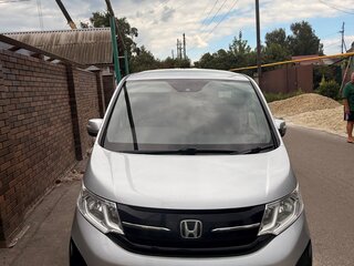 2018 Honda Stepwgn V Рестайлинг, серебристый, 1800000 рублей, вид 1