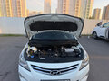 2014 Hyundai Solaris I Рестайлинг, белый, 920000 рублей - вид 1