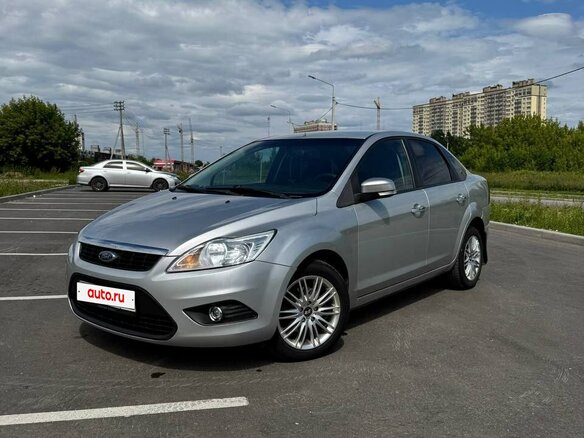 2011 Ford Focus II Рестайлинг, серебристый, 500000 рублей