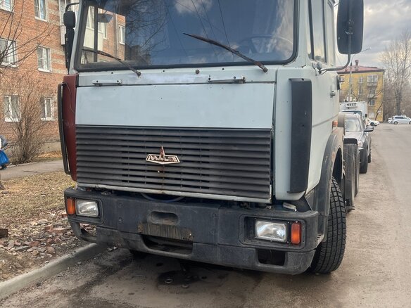 2000 МАЗ 6422, белый, 599999 рублей