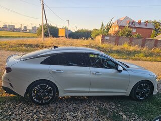 2021 Kia K5 III, белый, 2950000 рублей, вид 2