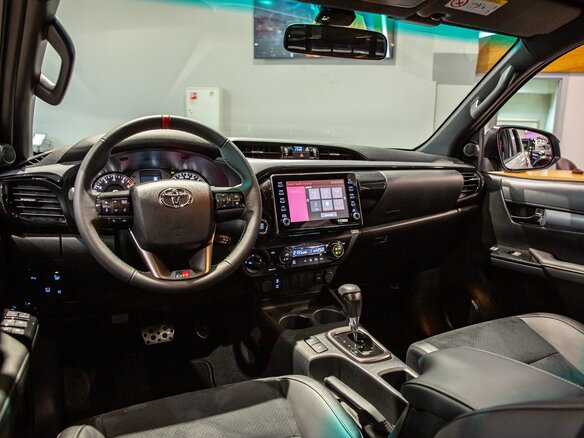 2025 Toyota Hilux VIII Рестайлинг 2, белый - вид 14