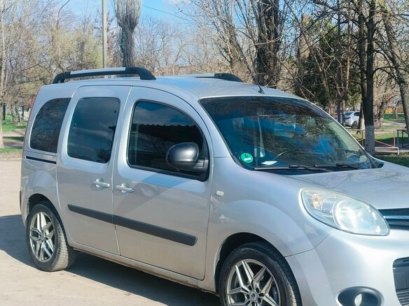 2013 Renault Kangoo II Рестайлинг, серый, 1300000 рублей - вид 6