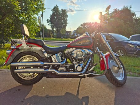 2006 Harley-Davidson Fat Boy, красный, 900000 рублей, вид 2