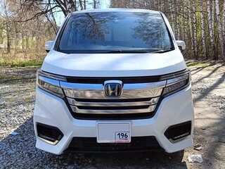 2018 Honda Stepwgn Spada V Рестайлинг, белый, 2495000 рублей, вид 4