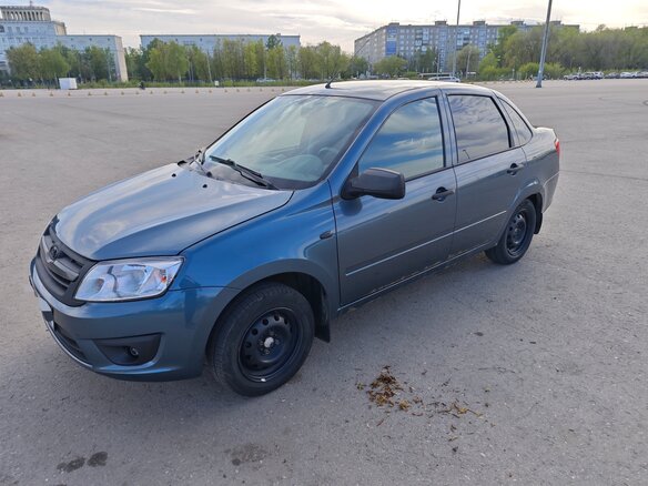 2015 Lada (ВАЗ) Granta I, синий, 300000 рублей - вид 4