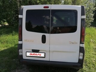2004 Renault Trafic II, белый, 1000000 рублей, вид 4
