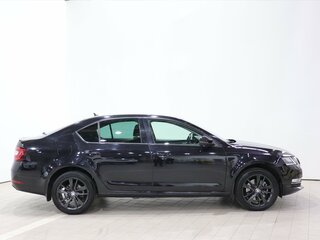 2018 Skoda Octavia III (A7) Рестайлинг, чёрный, 1740000 рублей, вид 4