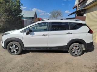 2022 Mitsubishi Xpander Cross I, белый, 2400000 рублей, вид 4