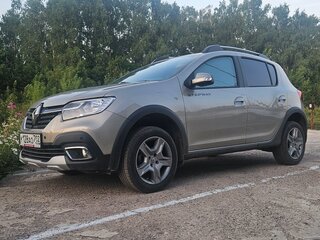 2022 Renault Sandero Stepway II Рестайлинг, серый, 1700000 рублей, вид 1