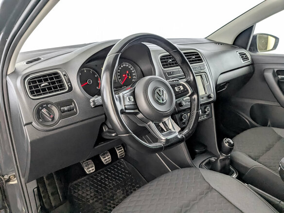 2018 Volkswagen Polo V Рестайлинг, серый, 1020000 рублей - вид 15