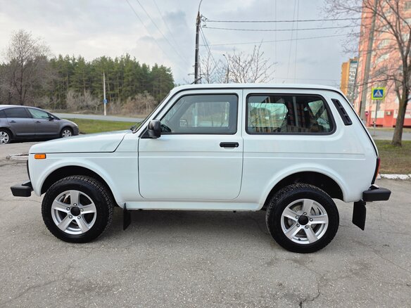 2024 Lada (ВАЗ) Niva Legend I, белый, 879000 рублей - вид 3