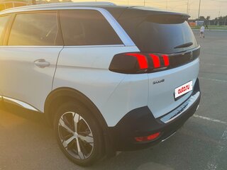 2020 Peugeot 5008 II Рестайлинг, белый, 1600000 рублей, вид 5