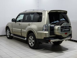 2008 Mitsubishi Pajero IV, бежевый, 1579000 рублей, вид 2