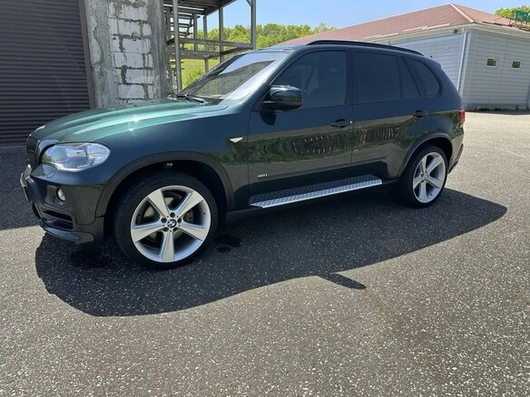 2007 BMW X5 48i II (E70), зелёный, 1700000 рублей - вид 3