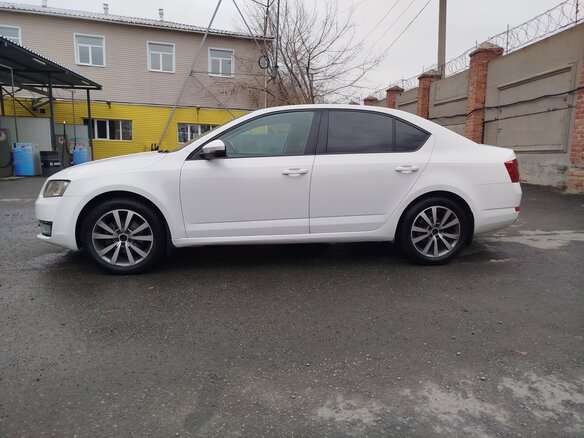 2014 Skoda Octavia III (A7), белый, 1120000 рублей - вид 9