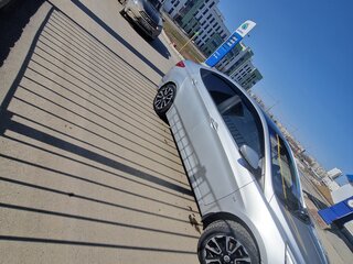 2013 Hyundai Solaris I, серебристый, 750000 рублей, вид 3