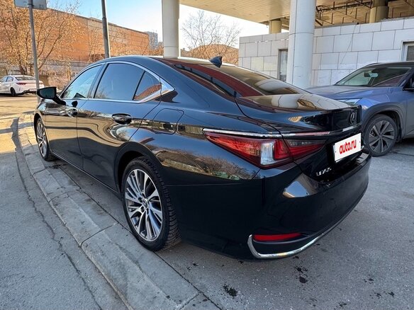 2021 Lexus ES 250 VII Рестайлинг, чёрный, 2950000 рублей - вид 5