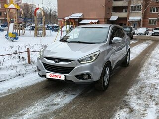 2013 Hyundai ix35 I Рестайлинг, серебристый, 990000 рублей, вид 1