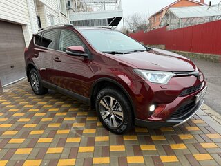 2017 Toyota RAV4 IV (XA40) Рестайлинг, красный, 2300000 рублей, вид 1