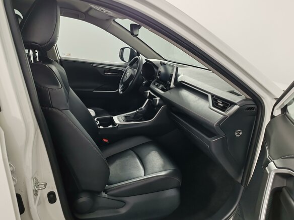 2021 Toyota RAV4 V (XA50), белый, 2875000 рублей - вид 21