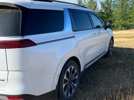 2021 Kia Carnival IV, белый, 5050000 рублей, вид 4