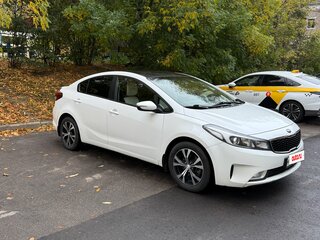 2017 Kia Cerato III Рестайлинг (Classic), белый, 1300000 рублей, вид 5