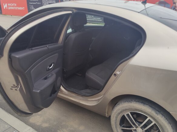 2010 Renault Fluence I, бежевый, 648000 рублей - вид 10