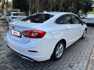 2017 Chevrolet Cruze II, белый, 1125000 рублей, вид 2