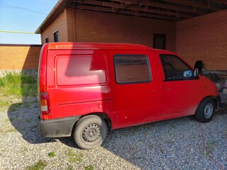 2000 Nissan Vanette Cargo III, красный, 319000 рублей, вид 3