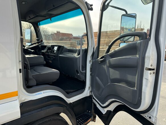 2018 Isuzu Forward (F-Series), белый, 6150000 рублей - вид 21