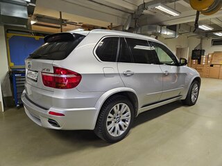 2009 BMW X5 4.8i II (E70), серебристый, 3300000 рублей, вид 5