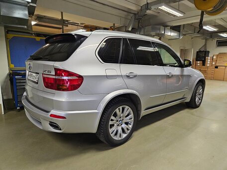2009 BMW X5 4.8i II (E70), серебристый, 3300000 рублей, вид 5