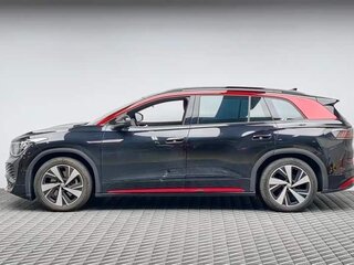 2023 Volkswagen ID.6 X, чёрный, 4576033 рублей, вид 4