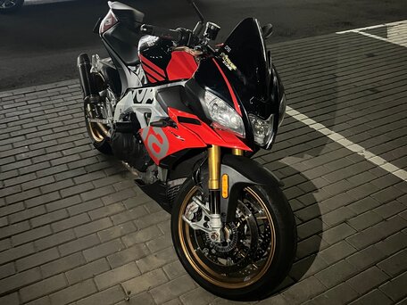 2018 Aprilia Tuono V4, чёрный, 1100000 рублей, вид 2