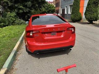 2011 Volvo S60 II, красный, 850000 рублей, вид 4