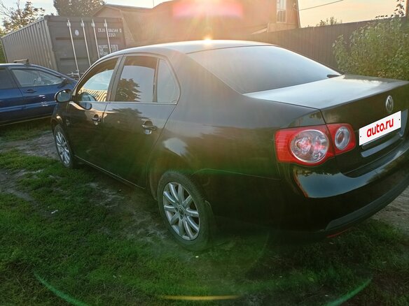 2008 Volkswagen Jetta V, чёрный, 500000 рублей - вид 2