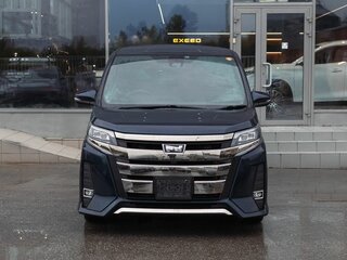 2018 Toyota Noah III (R80) Рестайлинг, синий, 2110000 рублей, вид 2