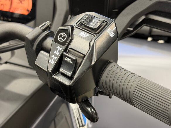 2025 BRP Can-Am Outlander Max XT-P 1000R, чёрный, 2295000 рублей - вид 12
