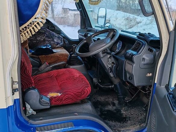 1997 Isuzu Elf (N-series), бежевый, 1435000 рублей - вид 9