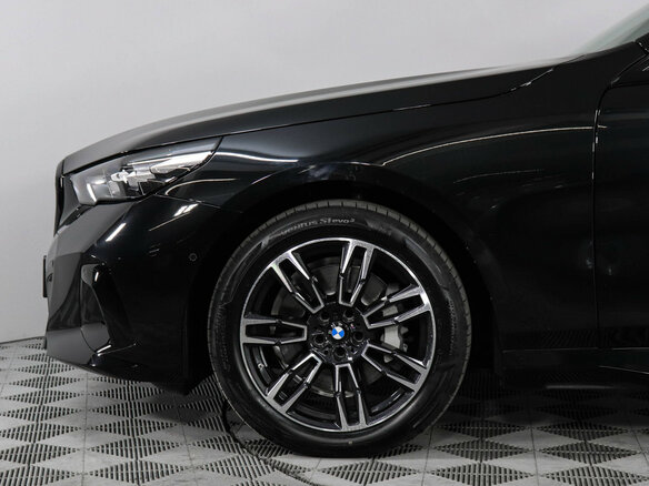2025 BMW 5 серии Long 530Li xDrive VIII (G60/G61/G68), чёрный, 8550000 рублей - вид 6
